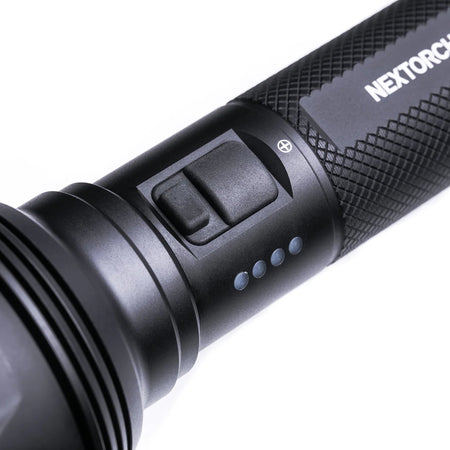 Nextorch P82C Taschenlampe 1.100 Meter 2200 Lumen